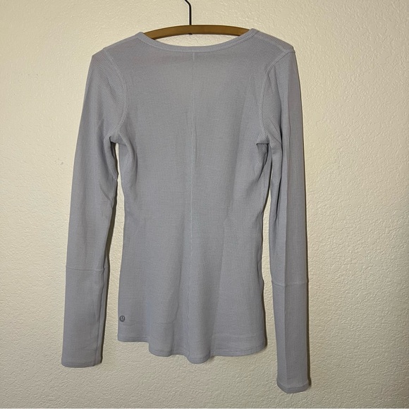 Women's Lululemon Close Call Henley Long Sleeve Gray Top Size Small - Picture 3 of 5